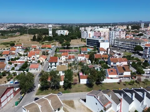 Terreno Urbano para Construção na Vila-Chã, Barreiro | 267 m² | 75.000€