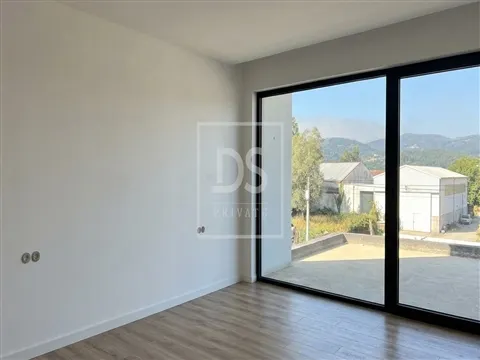 Moradia Geminada T4
