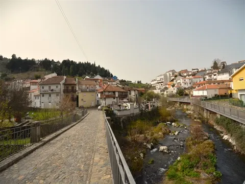 Moradia para Restaurar T5