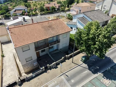 Moradia Geminada T4