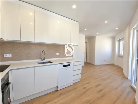 Apartamento T1, Totalmente renovado no centro de Alcochete