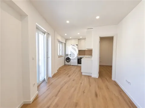 Apartamento T1, Totalmente renovado no centro de Alcochete
