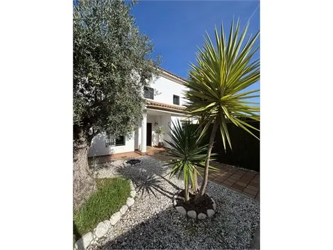 CHALET INDEPENDIENTE EN OLIVAR DE QUINTOS