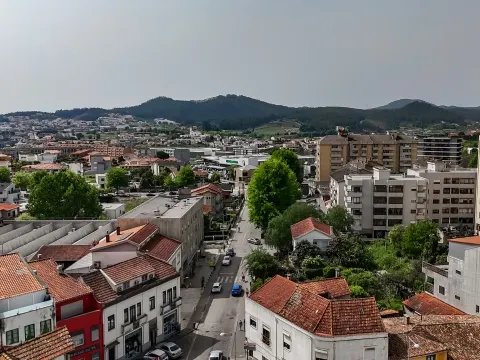 T3 no Centro de Barcelos, com Suíte e 3 frentes