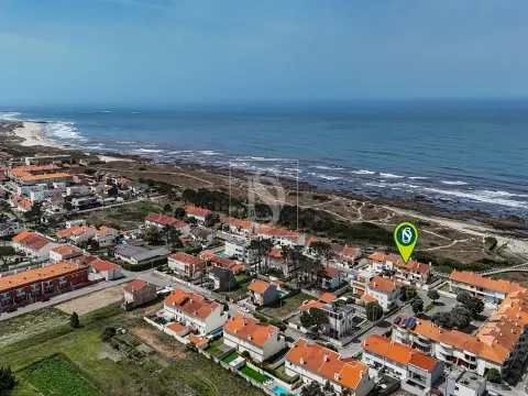 Moradia T3 na 1ª linha de praia, em Cepães, Esposende