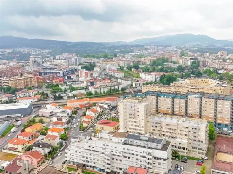 Apartamento T4 em Barcelos – Espaço, Conforto e Excelente Varanda!