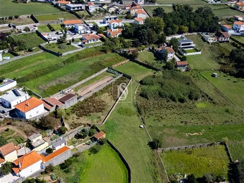 Terreno com 1043 m², em Antas, Esposende