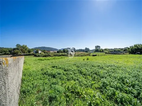 Terreno com 1043 m², em Antas, Esposende