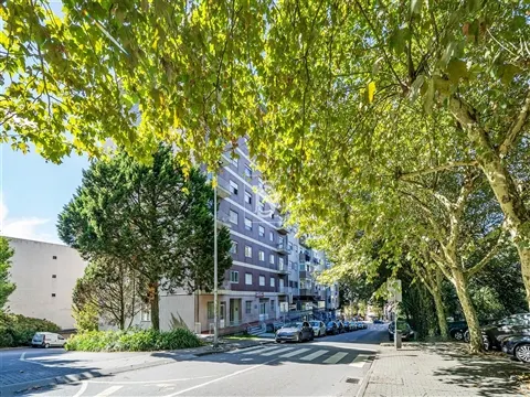 T2, totalmente remodelado, em Azurém, Guimarães