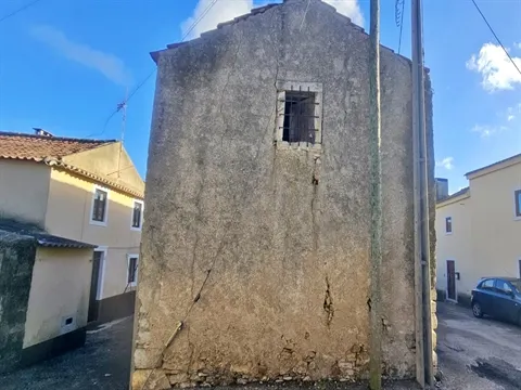 Moradia para Restaurar T1