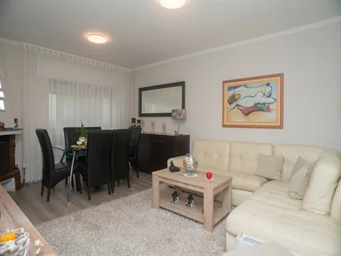 Apartamento T2+1 renovado em Ermesinde