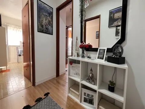 Apartamento T2 em Vilar de Andorinho, V. N. Gaia
