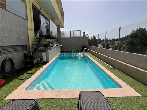 Moradia T4 com piscina e garagem para 2 carros em Perosinho, Vila Nova de Gaia