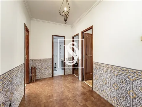 Apartamento T2  com orientação sul, arrecadação e excelente Localização em Agualva-Cacém