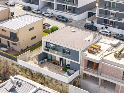 Moradia Geminada T3