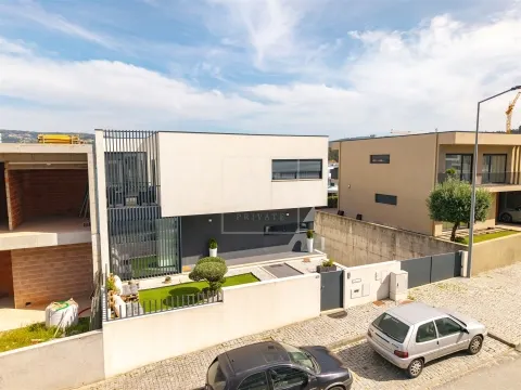 Moradia Geminada T3