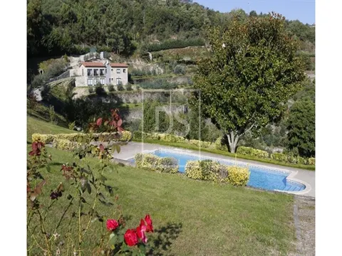 Farm >=10 Bedroom