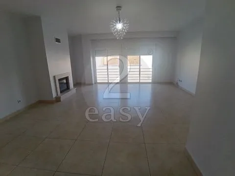 &#1050;&#1074;&#1072;&#1088;&#1090;&#1080;&#1088;&#1072; &#1089; 3 &#1089;&#1087;&#1072;&#1083;&#1100;&#1085;&#1103;&#1084;&#1080; &#1089; &#1082;&#1083;&#1072;&#1076;&#1086;&#1074;&#1086;&#1081; &#1080; &#1075;&#1072;&#1088;&#1072;&#1078;&#1086;&#1084;, &#1057;&#1072;&#1085;&#1090;&#1100;&#1103;&#1075;&#1086;-&#1076;&#1091;-&#1050;&#1072;&#1089;&#1077;&#1084;, &#1040;&#1083;&#1077;&#1085;&#1090;&#1077;&#1078;&#1091;