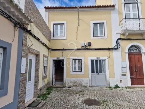 Moradia T2+2 para remodelar