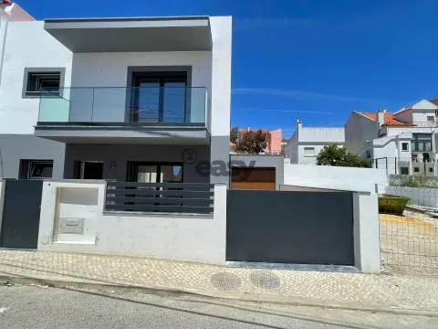 Maison T4 à Famões, Odivelas