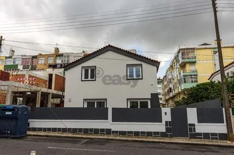 Moradia nova isolada T4 em Agualva Cacém