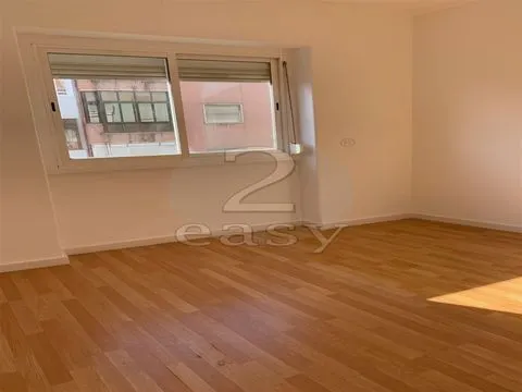 Oportunidade Oferta Escritura!  T2 Centro da Amadora