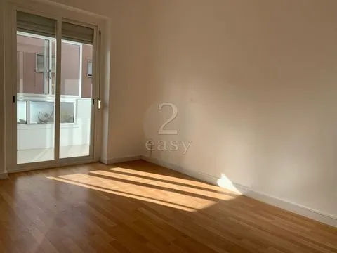 Oportunidade Oferta Escritura!  T2 Centro da Amadora