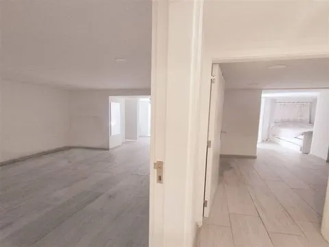 T2 with Patio: Investment Opportunity in a Prime Location