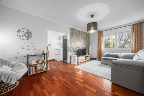 Moderna y luminosa T3 totalmente reformada