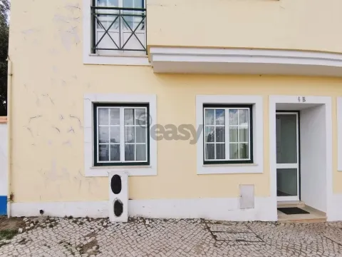 Appartement de 2 chambres au rez-de-chaussée avec patio et barbecue à Ermidas-Sado, Santiago do Cacém