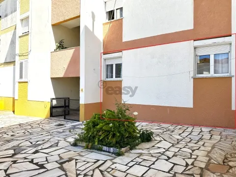 &#19968;&#27004; 2 &#23621;&#23460;&#20844;&#23507; – Borba Center