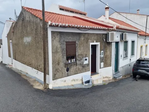 Moradia Térrea T1 com Garagem em Moura – Alentejo