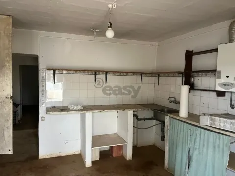 Moradia T2 inserida em terreno com 2750m2, Remodelar, Cabrela, Montemor-o-NOvo