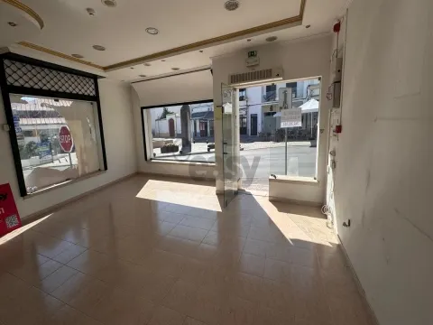 Shop 57m2 with bathroom, pantry and private room, Aljustrel