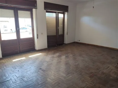 Apartamento T3 | 2 Entradas Independentes | Habitação ou Investimento, Cascais