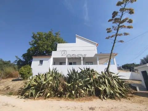 Oportunidade Única na ALDEIA DE CEM SOLDOS – Três Habitações numa Só Propriedade!