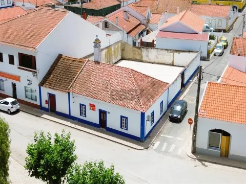 Single storey house T2 w/ large patio, Alvalade, Santiago do Cacém