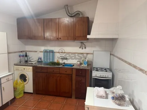 Moradia T2, usada,  Almeirim, Castro Verde