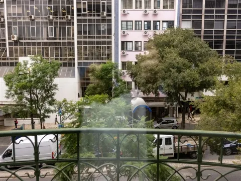 T2 com parqueamento na Rua Braancamp para arrendar