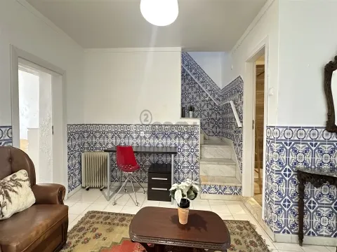 Moradia T2 com projeto de transformação em T3, centro histórico