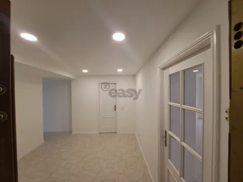 Apartamento T4 Duplex - Avenida de Fitares