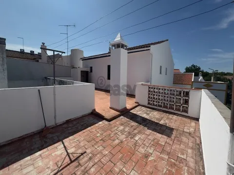 House ground floor and 1st floor, T2 with Commerce + Patio, Garage and Terrace, Castro Verde