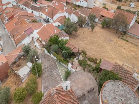 MORADIA T0+1 EM ALQUEVA COM TERRENO VEDADO