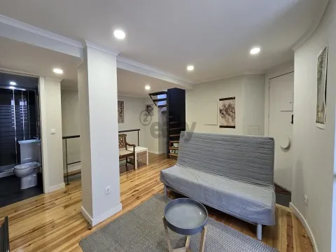 Apartamento Mobilado para Arrendamento –  Lisboa - Portugal