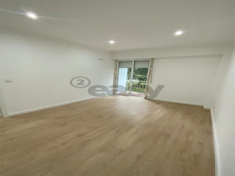 Oportunidade T2 Remodelado São Brás Oferta da Escritura