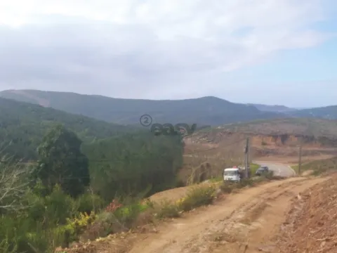 Moradia T3 Térrea Nova em Sopo – Vistas Panorâmicas e Design Moderno