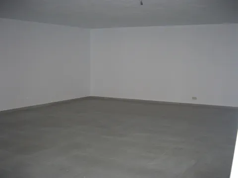 Apartamento T3 em Queijas com 2 Parqueamentos e Arrecadação