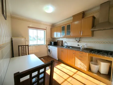 T2 com Arrecadação e Terraço Comum – Rés do Chão | Ermidas-Sado