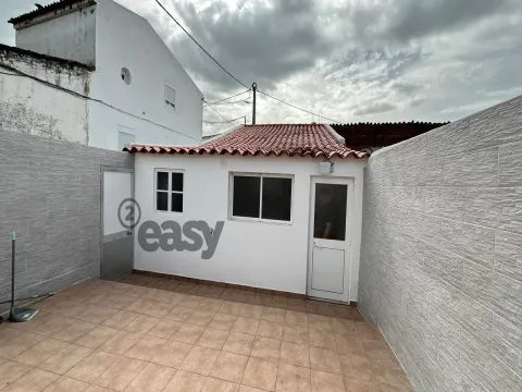 Moradia T2 Remodelada a estrear em Selmes