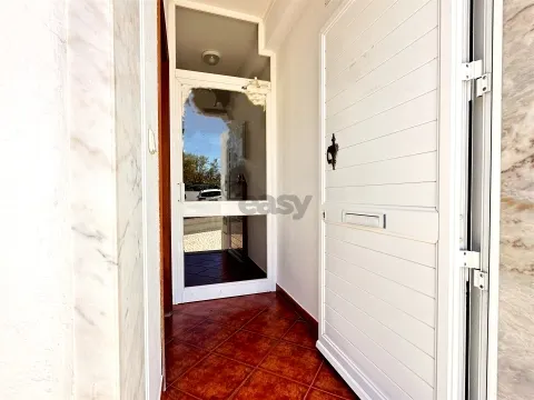 Apartamento T2 Rés do Chão em Borba – Excelente Estado, Potencial T3 e Localização Premium